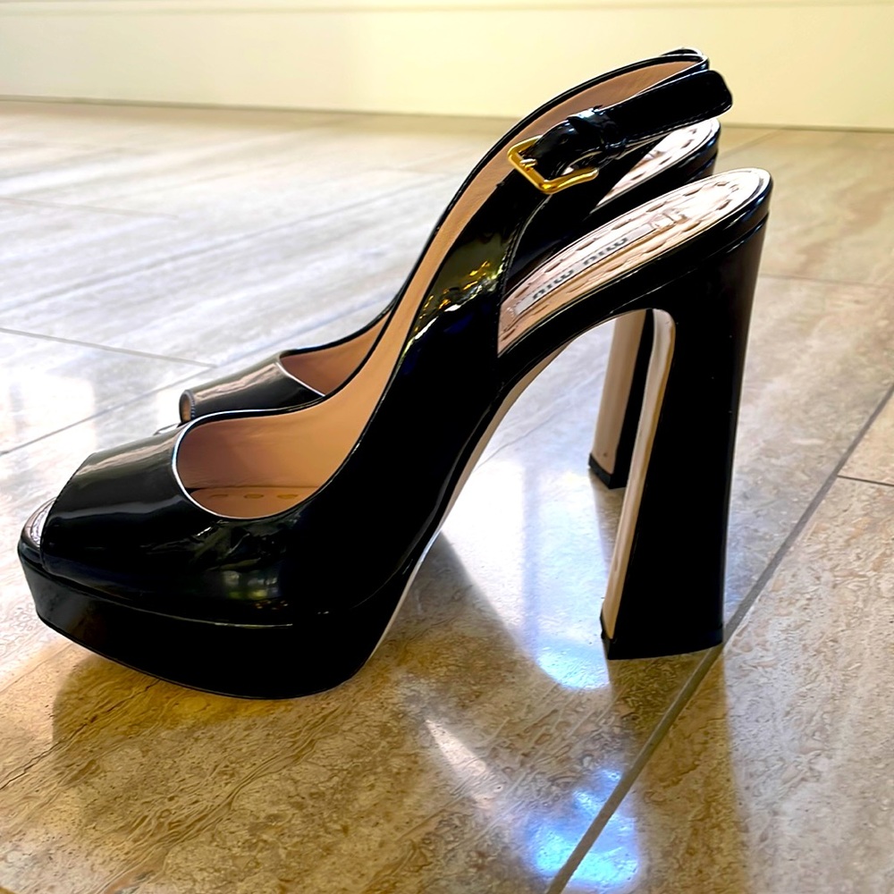 Miu Miu Platform Heels Black Patent Leather Size 6.5 Perfect Condition